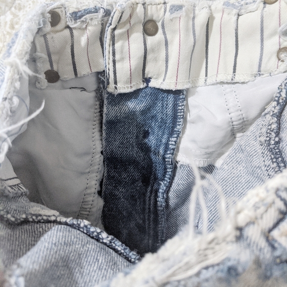 Vintage Whipp High Waisted Acid Wash Mom Jeans - Picture 3 of 6